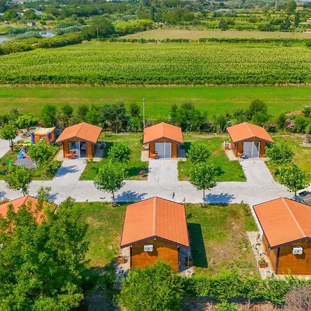 Natyra E Ishullit -resort- منتجع Ishull-Shëngjini