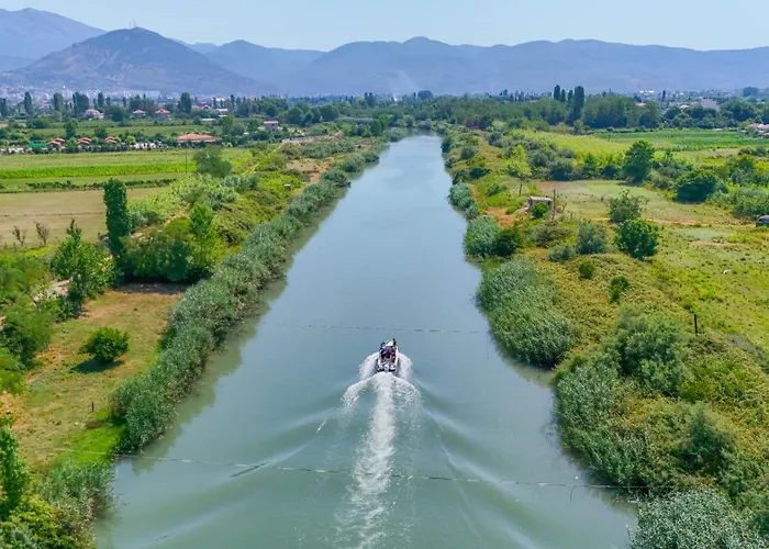 Natyra E Ishullit -resort- Resort *